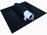 Alipaineistaja - Uusitussa mallissa on saatu johtovikojen välttämiseksi sokeripaloin yhdistetyt johdot moottorin sisään.