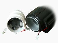 Alipaineistaja - Moottori on irroitettavissa ilman työkaluja mahdollista siipien puhdistusta varten.